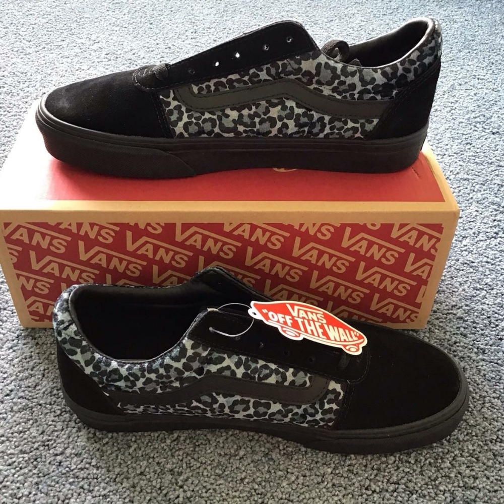 Women's brand new vans size 9